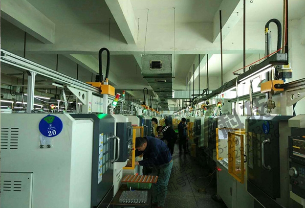 電子煙車床機械手生產線